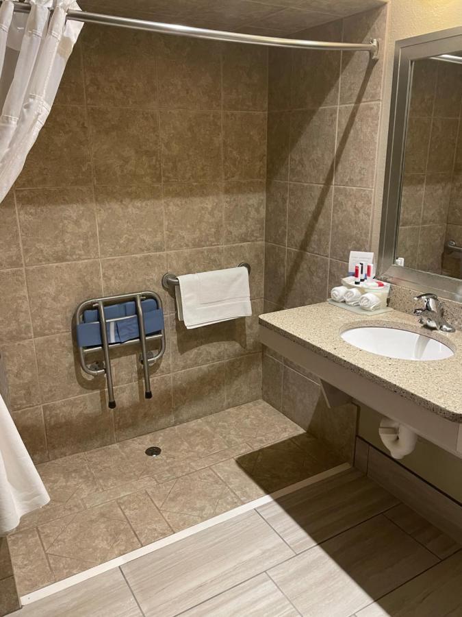 Spark By Hilton La Crosse Onalaska Екстериор снимка
