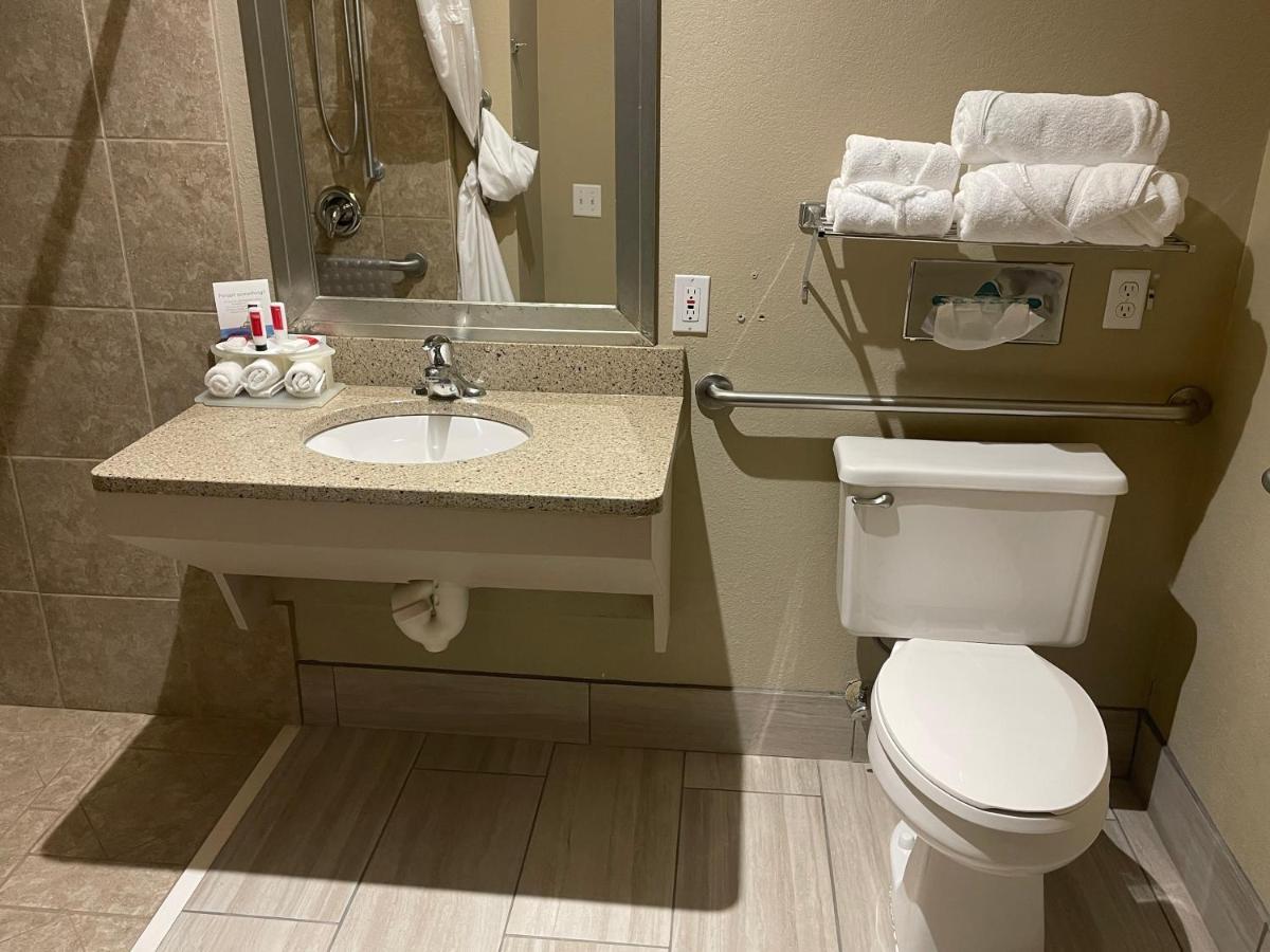 Spark By Hilton La Crosse Onalaska Екстериор снимка